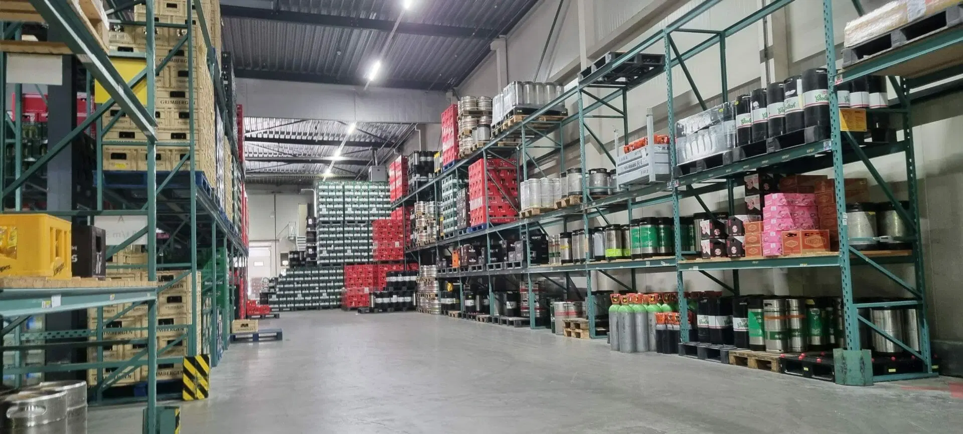 LED-lijnverlichting bij De Klok Dranken in Delfgauw