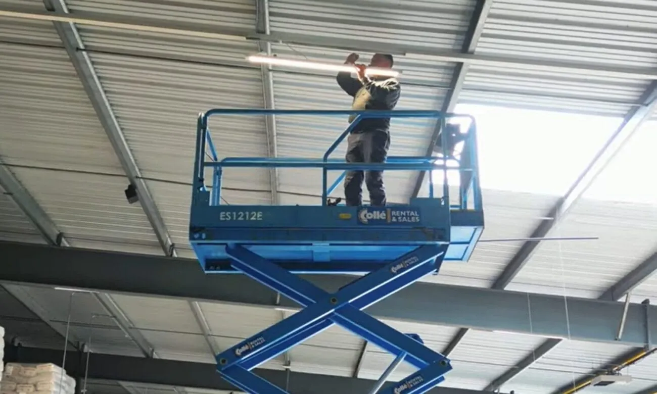 LED-werkplaatsverlichting in een bedrijfshal